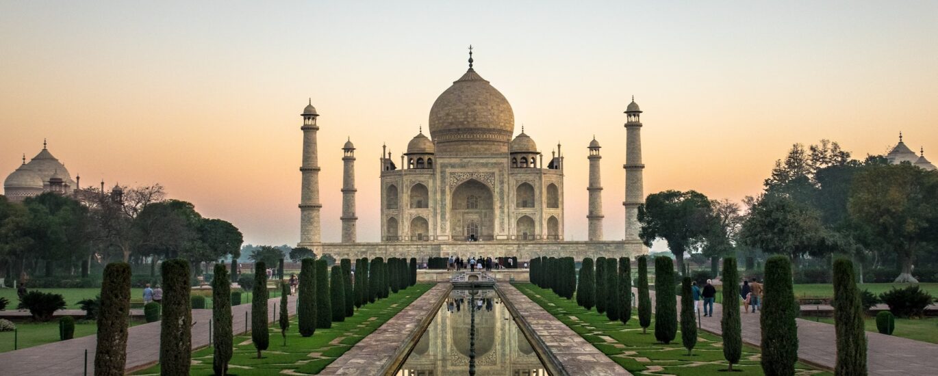 Book your flights, hotels and holiday packages to India