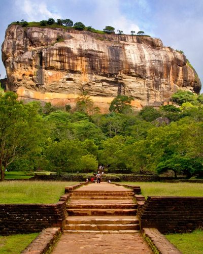 Book your flights, hotels and holiday packages to Sri Lanka